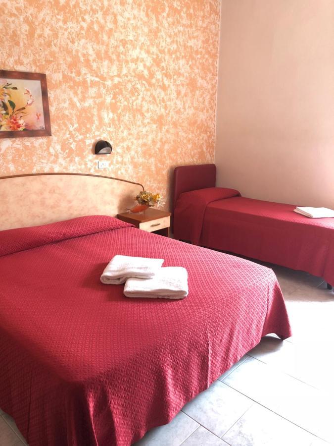 Hotel Serenella Vintage Rimini Bagian luar foto